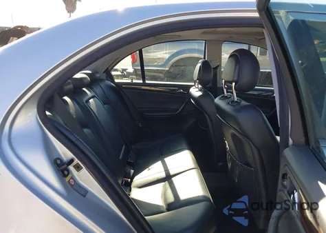 2002 Mercedes-Benz C 240 z USA, uszkodzony, nr VIN WDBRF61J32F231344